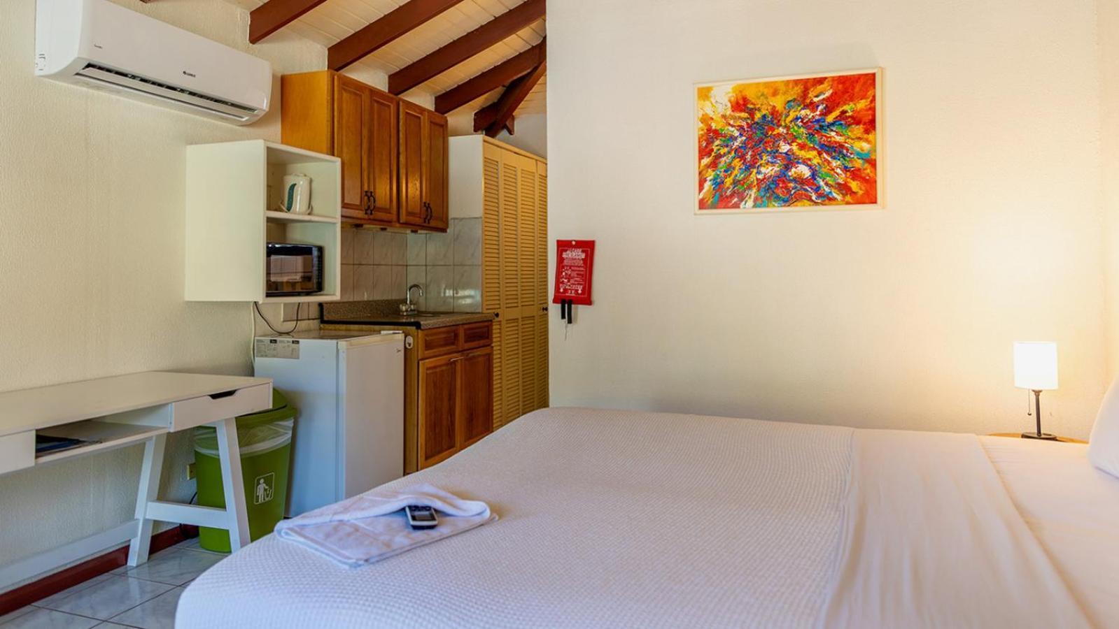 Talk Of The Town Inn & Suites - St Eustatius Oranjestad  Kültér fotó